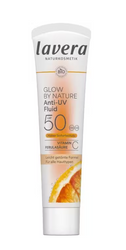 GLOW BY NATURE Delikatnie tonowany fluid przeciwsłoneczny SPF 50 z witaminą C i kwasem ferulowym
